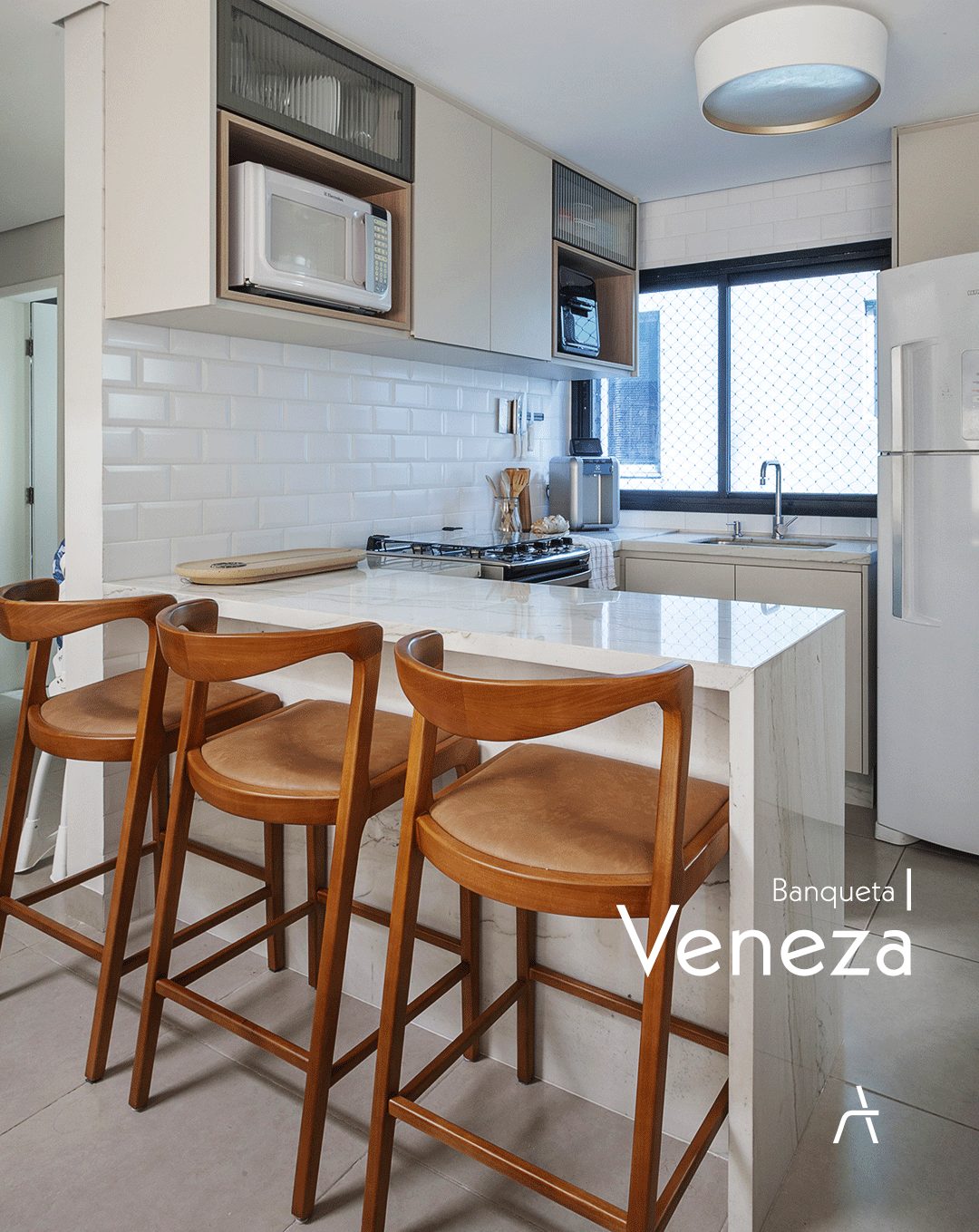 Cozinha com banquetas Veneza